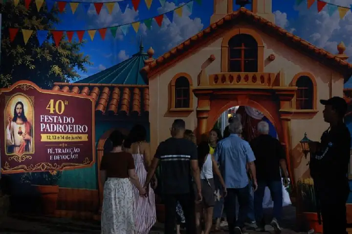 40ª Festa do Padroeiro reúne multidão e fortalece a fé da comunidade em Juína