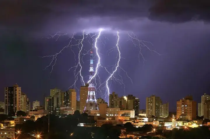 Mato Grosso entra em alerta por dois avisos de perigo para chuvas intensas e temporais