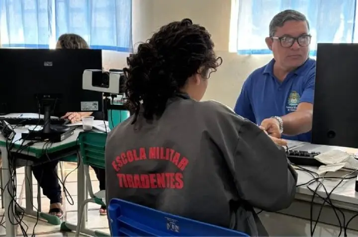 Mutirões em Colniza incentivam jovens a tirarem primeiro título de eleitor