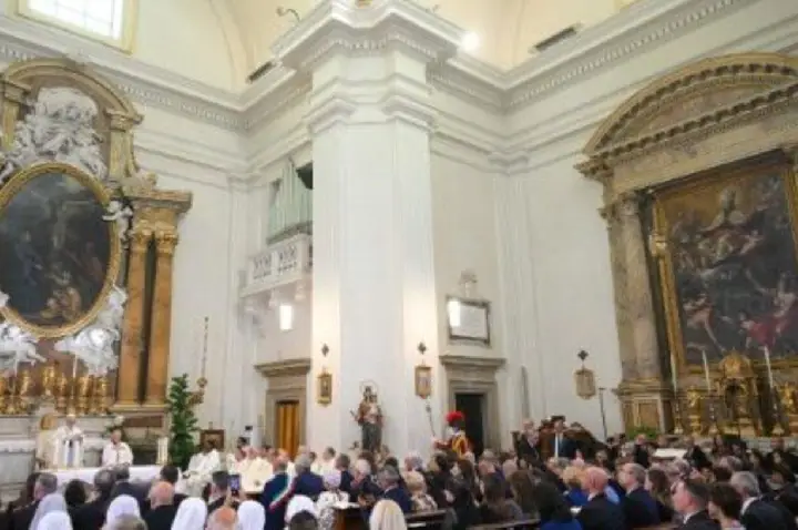 Papa: como Maria, não tenhamos medo de escolher a vida
