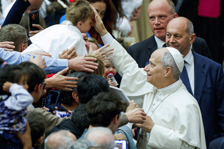 Papa na catequese: a Palavra de Deus ilumina as decisões da vida