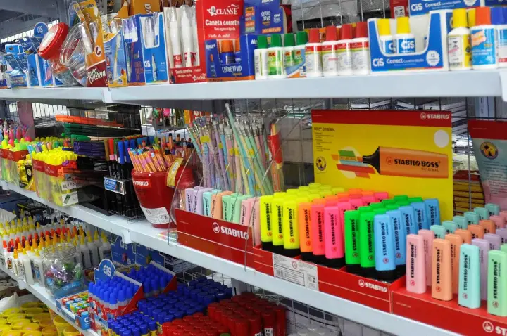 PROCON orienta pais sobre compras de material escolar e alerta para práticas abusivas no período de volta às aulas