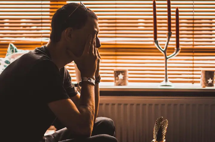 Saúde mental: metas reais e autocompaixão ajudam a vencer o cansaço