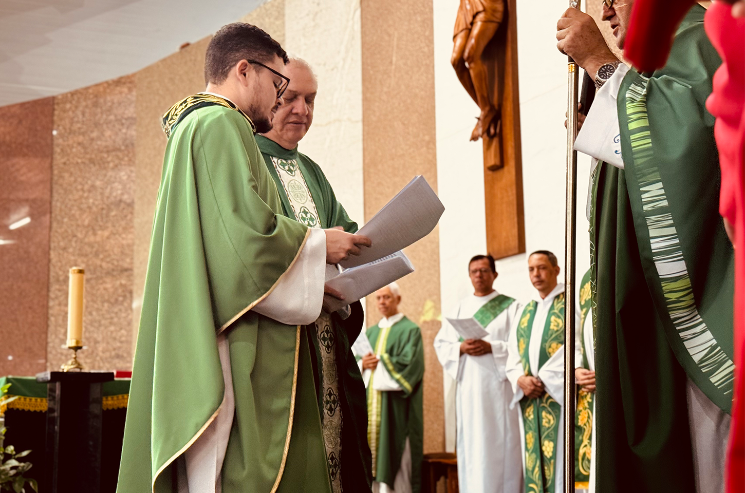 Catedral Sagrado Coração de Jesus celebra posse canônica de novos párocos em Juína