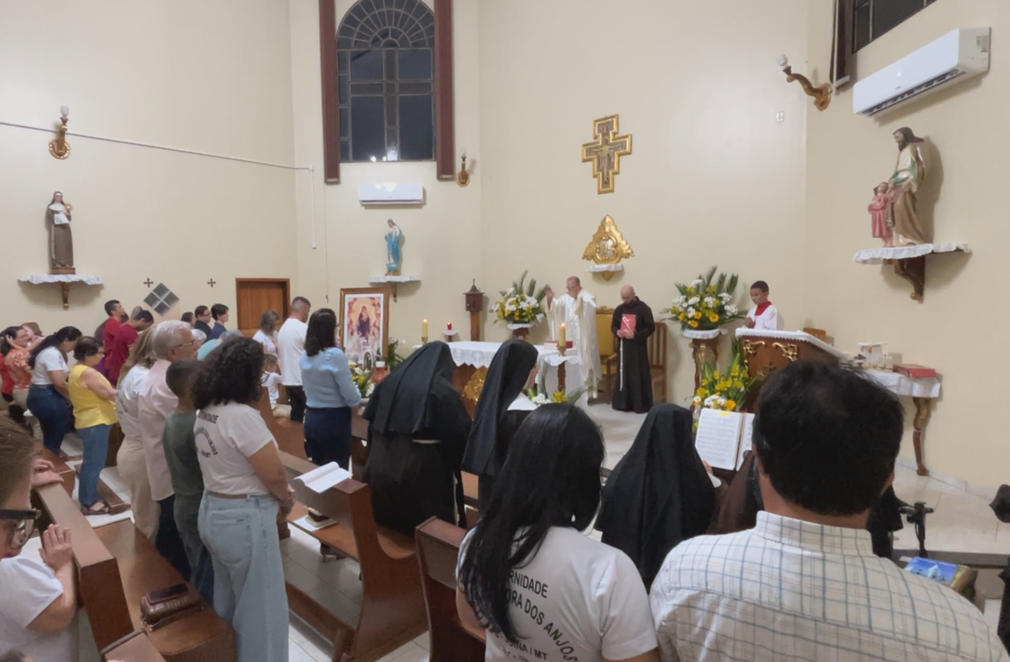 Celebração de Nossa Senhora dos Anjos reúne fiéis no Mosteiro São Francisco e Santa Clara