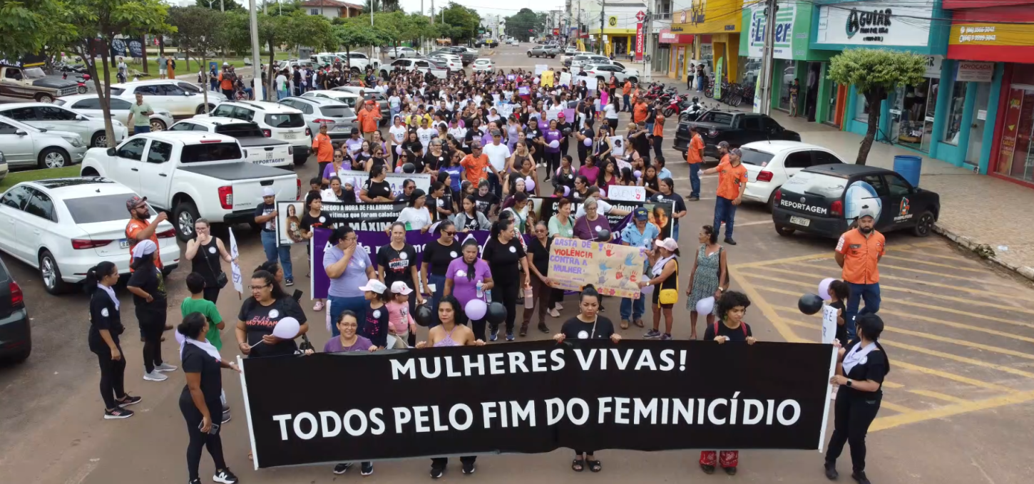 Caminhada do movimento “Mulheres Vivas” mobiliza comunidade em Juína contra a violência à mulher