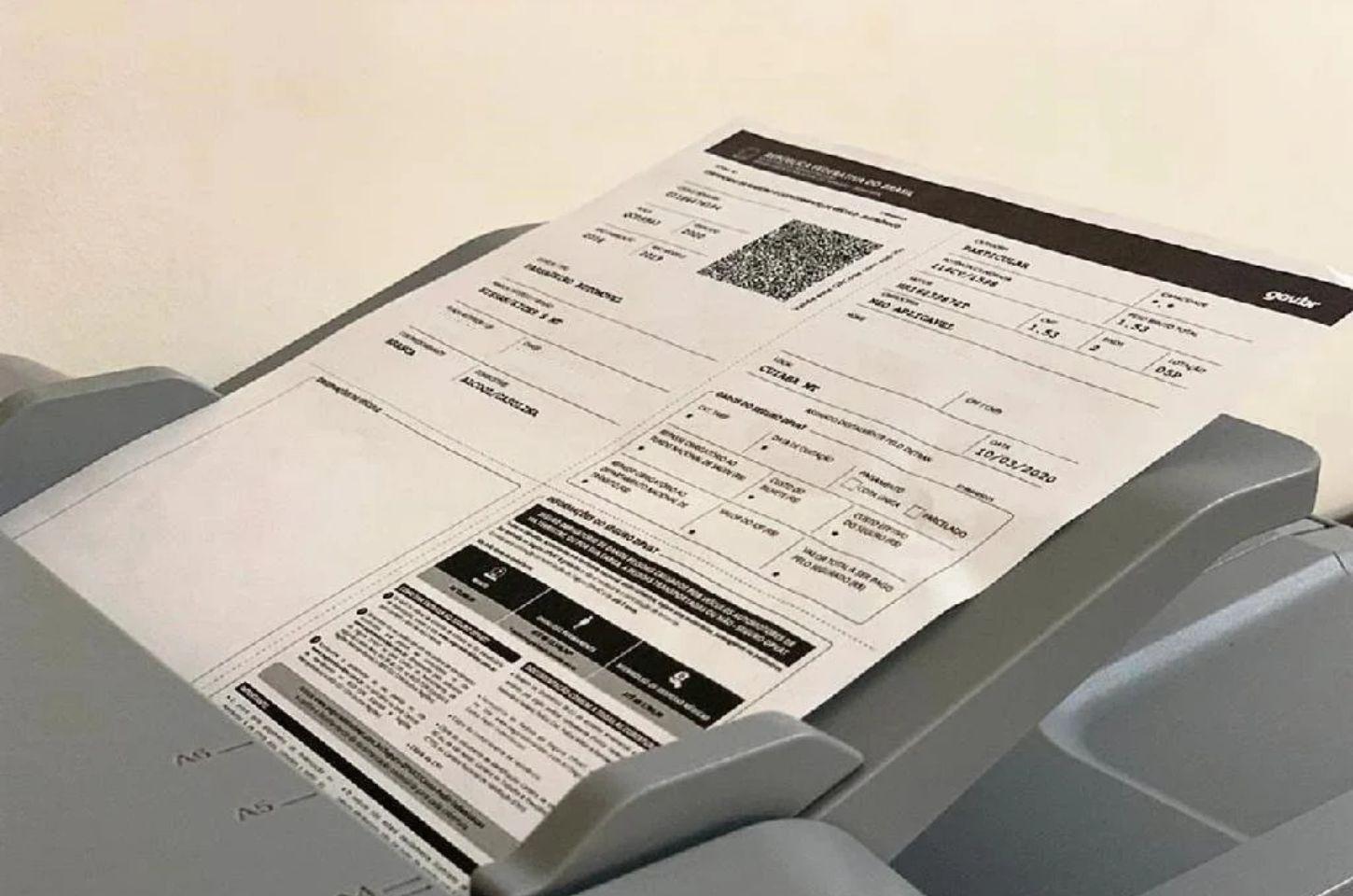Proprietários de veículos com placa final 0 devem quitar o licenciamento até 31 de outubro